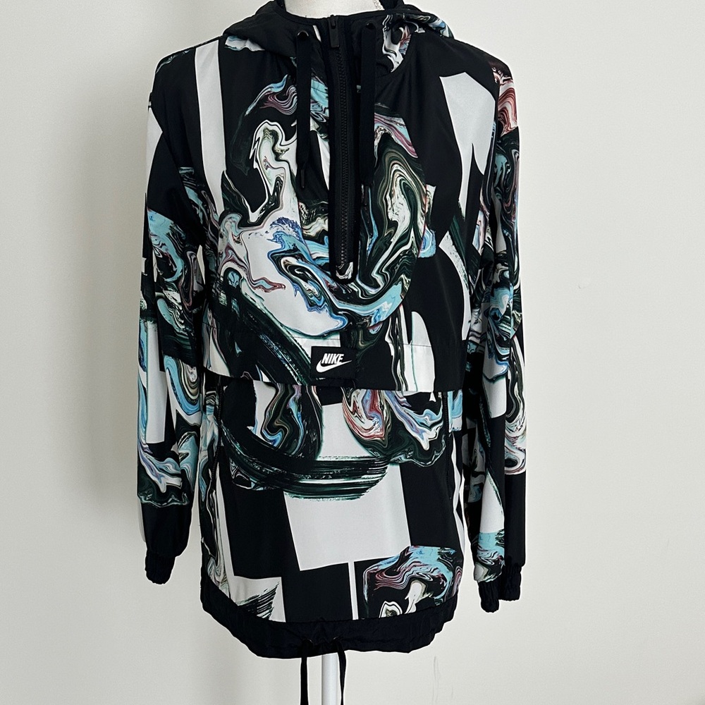 Nike Windbreaker Hoodie in Black and White